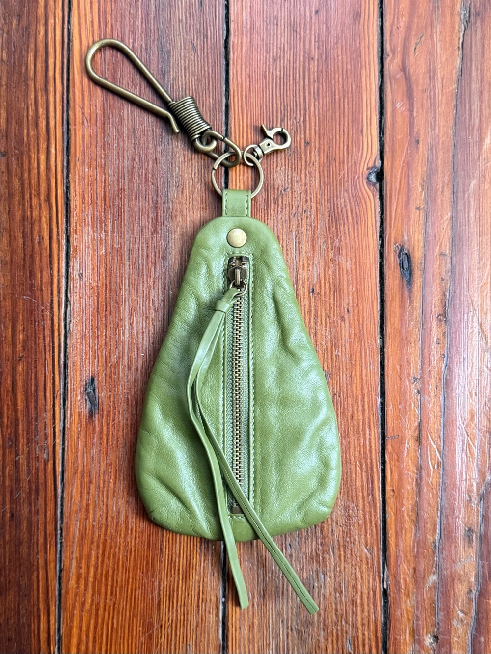 Vintage 00s Hobo International avocado green leather keychain pouch purse
